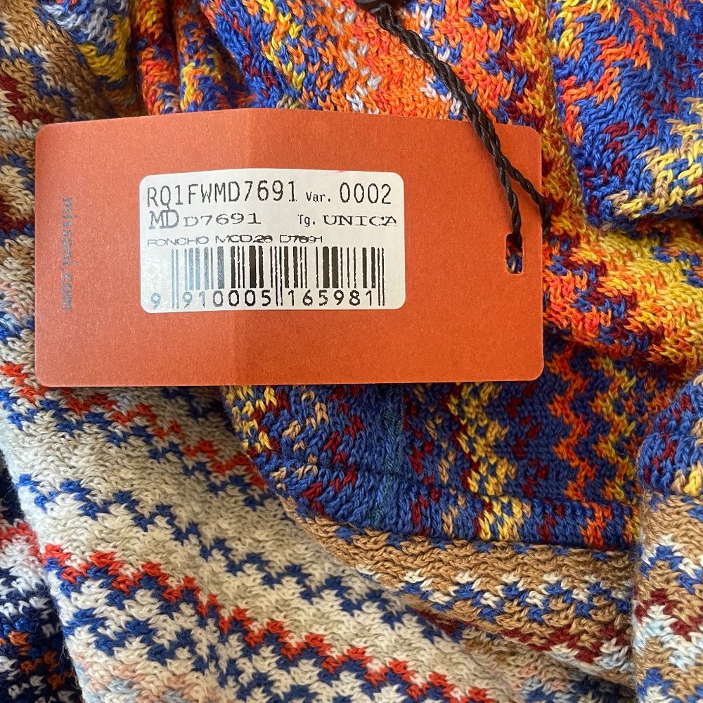 Last Piece!!! Made In Italy Wool Patterned Poncho from MISSONI - Picture 6 of 9